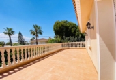 Chalet independiente con terreno en venta en la España, Orihuela, ref: TR163503 foto