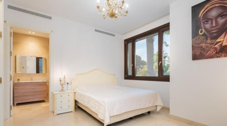 Málaga - Estepona - 2034m2