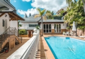 Chalet independiente con terreno en venta en la España, Pallejà, ref: TR160653 foto