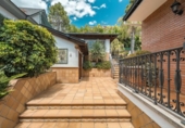 Chalet independiente con terreno en venta en la España, Pallejà, ref: TR160653 foto
