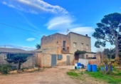 Отдельно стоящий дом с участком на продажу в городе Tortosa Фото