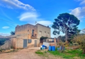 Отдельно стоящий дом с участком на продажу в городе Tortosa Фото