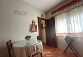 Отдельно стоящий дом с участком на продажу в городе Alcolea Фото