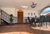 Отдельно стоящий дом с участком на продажу в городе Alcolea Фото