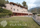 Chalet independiente con terreno en venta en la España, Gallifa, ref: TR218791 foto