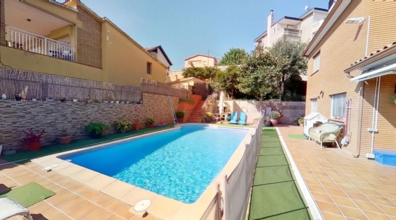 Barcelona - Sant Boi de Llobregat - 745m2
