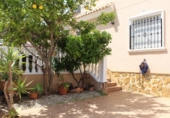 Chalet independiente con terreno en venta en la España, Orihuela, ref: TR407597 foto