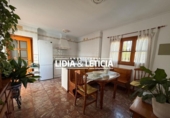 Дом с участком на продажу в городе Alcalá de Guadaíra Фото