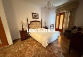 Дом с участком на продажу в городе Alcalá de Guadaíra Фото