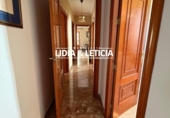 Дом с участком на продажу в городе Alcalá de Guadaíra Фото