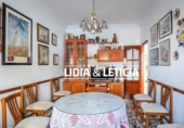 Дом с участком на продажу в городе Alcalá de Guadaíra Фото