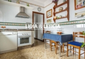 Дом с участком на продажу в городе Alcalá de Guadaíra Фото