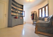 Chalet independiente con terreno en venta en la España, Orihuela, ref: TR241618 foto
