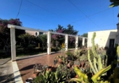 Отдельно стоящий дом с участком на продажу в городе Ciutadella de Menorca Фото