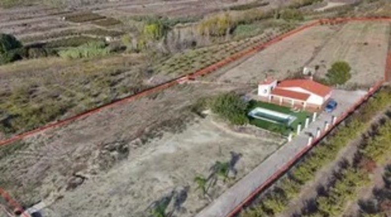 València - Montichelvo - 130000m2
