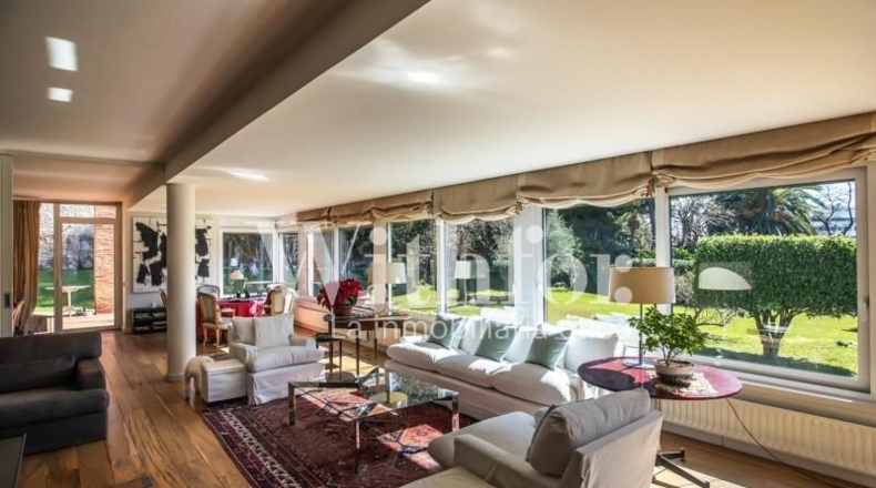 Barcelona - Esplugues de Llobregat - 390m2