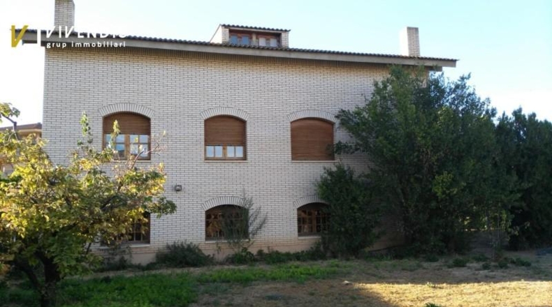 Lérida - Almenar - 1600m2