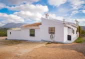 Chalet independiente con terreno en venta en la España, Antequera, ref: TR134371 foto