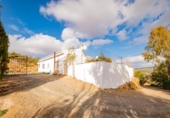 Chalet independiente con terreno en venta en la España, Antequera, ref: TR134371 foto