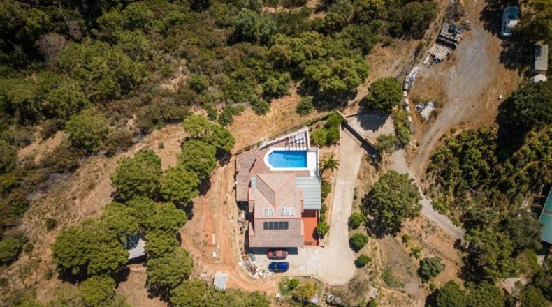 Malaga - Estepona - 10000m2
