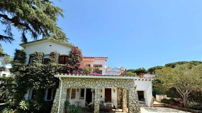 Gerona - Sant Feliu de Guíxols - 659m2