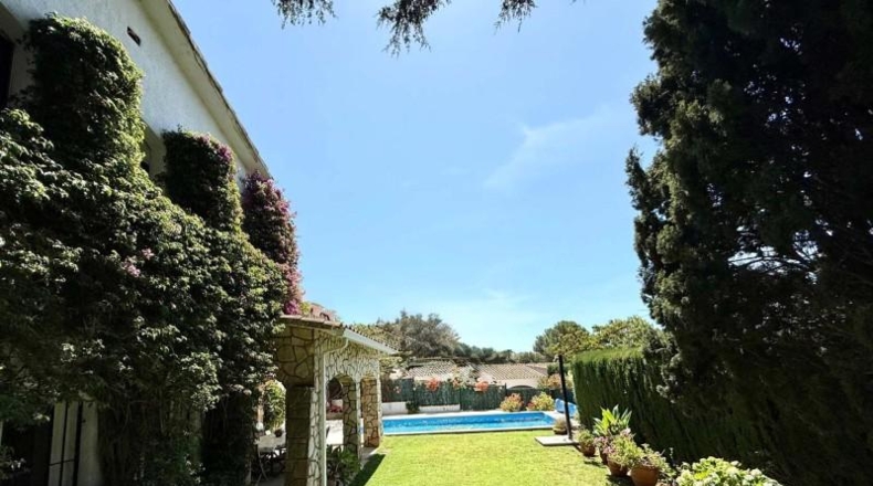 Gerona - Sant Feliu de Guíxols - 659m2