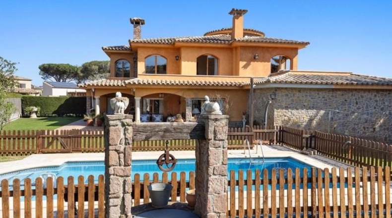 Gerona - Mont-ras - 1209m2