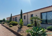 Chalet independiente con terreno en venta en la España, Petra, ref: TR387342 foto
