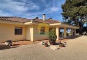 Chalet independiente con terreno en venta en Ontinyent ref: TR407824 foto