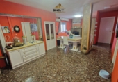 Дом с участком на продажу в городе Хаэн. Фото