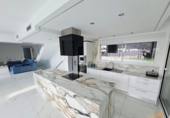 Отдельно стоящий дом с участком на продажу в городе Molina de Segura. Фото