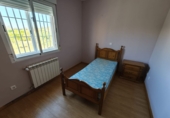 Отдельно стоящий дом с участком на продажу в городе Barcience. Фото