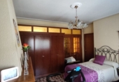 Дом с участком на продажу в городе Bedmar. Фото