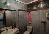 Дом с участком на продажу в городе Bedmar. Фото
