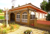 Chalet independiente con terreno en venta en Alcalá de Guadaíra ref: TR407940 foto