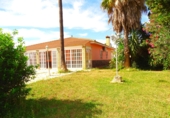 Chalet independiente con terreno en venta en Alcalá de Guadaíra ref: TR407940 foto