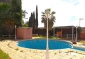 Chalet independiente con terreno en venta en Alcalá de Guadaíra ref: TR407940 foto
