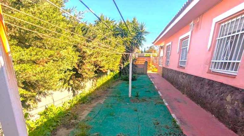 Seville - Alcalá de Guadaíra - 1149m2