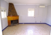 Chalet independiente con terreno en venta en Alcalá de Guadaíra ref: TR407940 foto