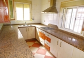 Chalet independiente con terreno en venta en Alcalá de Guadaíra ref: TR407940 foto