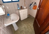 Отдельно стоящий дом с участком на продажу в городе Валенсия Фото