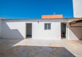 Дом с участком на продажу в городе Chiclana de la Frontera Фото