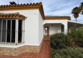 Отдельно стоящий дом с участком на продажу в городе Chiclana de la Frontera Фото