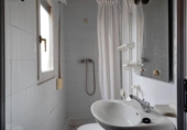 Casa de pueblo en venta en la España, Los Corrales de Buelna, ref: TR408267 foto