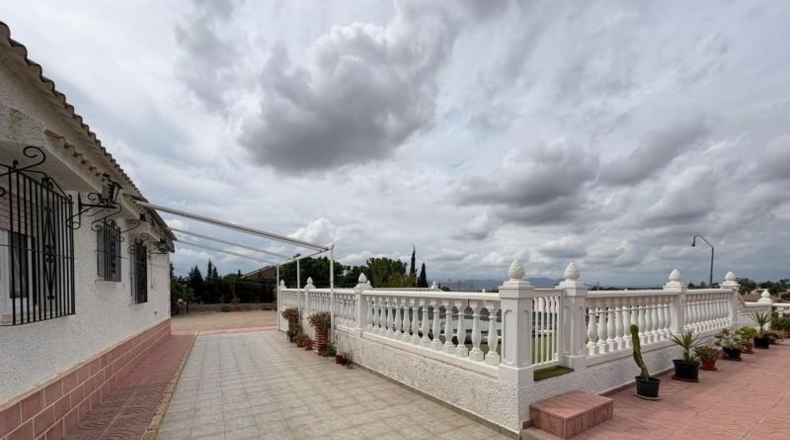Аликанте - Albatera - 2000m2