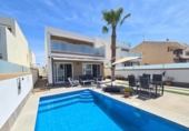Chalet independiente con terreno en venta en la España, Pilar de la Horadada, ref: TR407687 foto