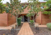 Chalet independiente con terreno en venta en la España, Jorba, ref: TR408329 foto