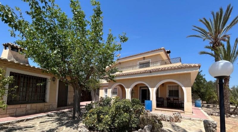 Alicante - San Vicente del Raspeig - 450m2