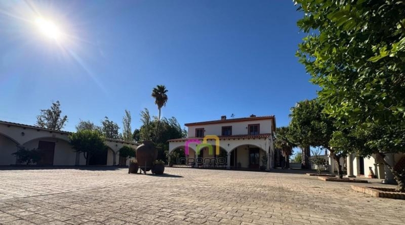 Badajoz - Бадахос - 4500m2
