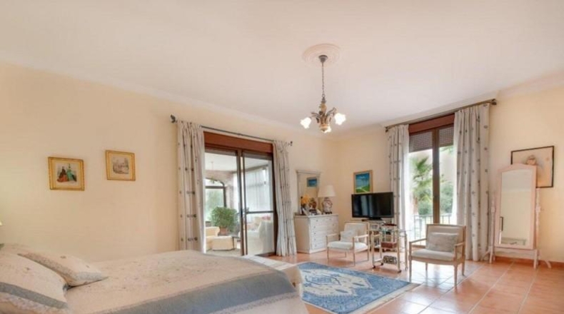 Málaga - Estepona - 10000m2